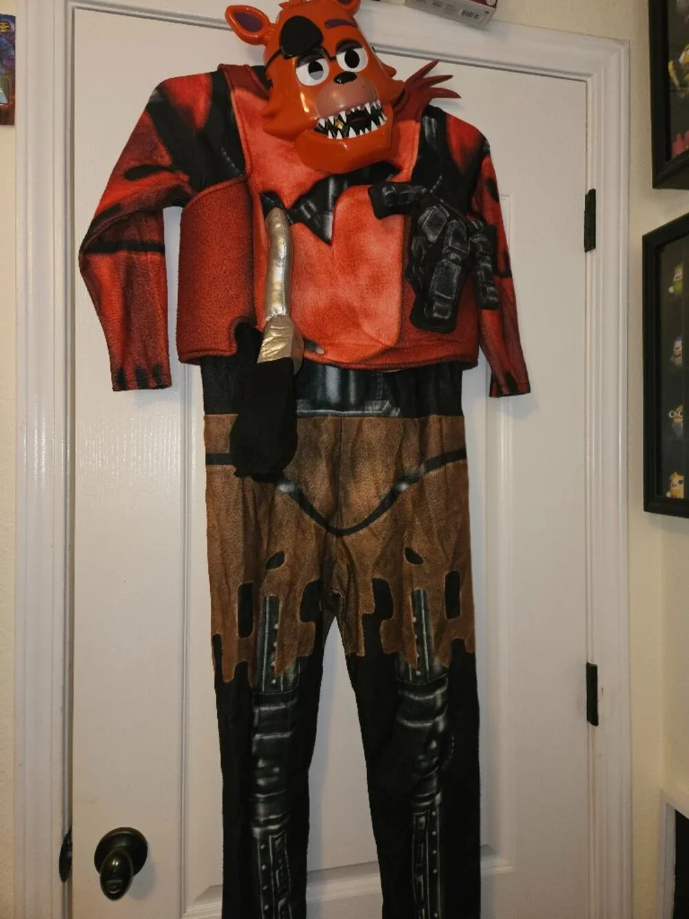 Five Nights at Freddy's Foxy Costume from Rubie's Size Child Large 12-14